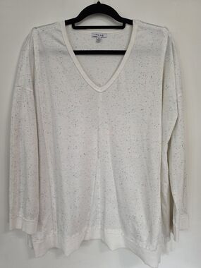 White Birch Cream Confetti V-Neck - Size Medium Oversized